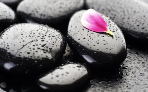 Black-Pebbles-1024x640